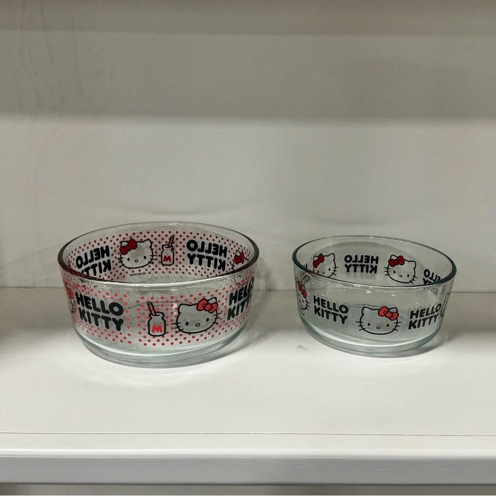 Pyrex Hello Kitty 7 & 4 Cup Glass Storage Bowls 7201 7203 NOS with lids